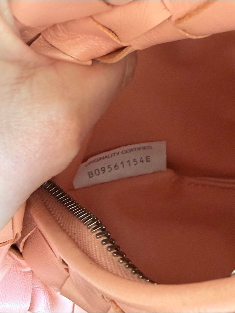 Bottega Veneta Mini Jodie in peachy pink - Picture 7 of 9
